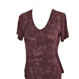 Soft Burgundy V-Neck T-Shirt with Short Sleeves